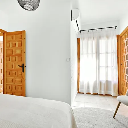 شقة Modern Relax Oasis With Pool, 150m From The Sea *