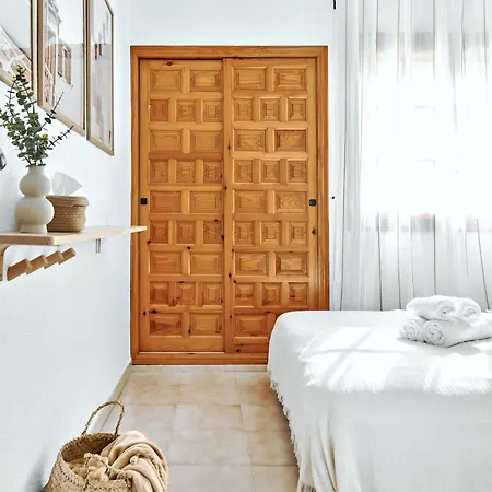 Modern Relax Oasis With Pool, 150m From The Sea