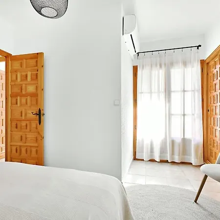 Modern Relax Oasis With Pool, 150m From The Sea *