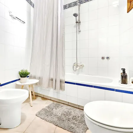 Modern Relax Oasis With Pool, 150m From The Sea 펜션
